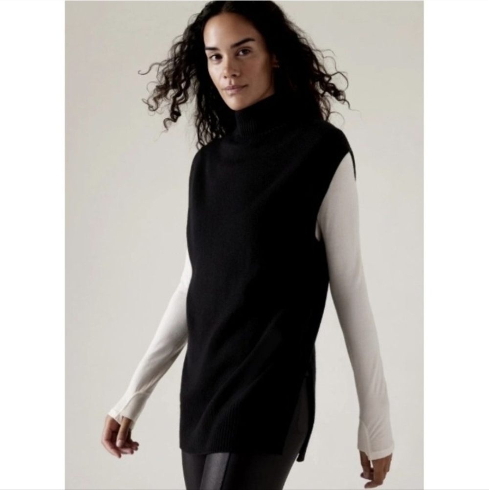 Athleta Alpine Tabard Cashemere Blend Sweater Vest  Black Medium NWOT